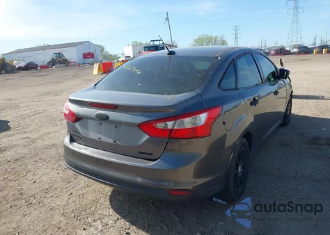 2014 Ford Focus S z USA, uszkodzony, nr VIN 1FADP3E28EL427561